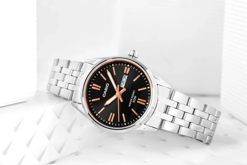 aiwatch_LTP-1335D-1A2VDF - Montre Femme - Casio Collection LTP-1335D-1A2VDF - Quartz Précis, Luminescente, Résistante à l’Eau 5 Bar, Verre Minéral - Acier Inoxydable - Argent - Référence LTP-1335D-1A2VDF
