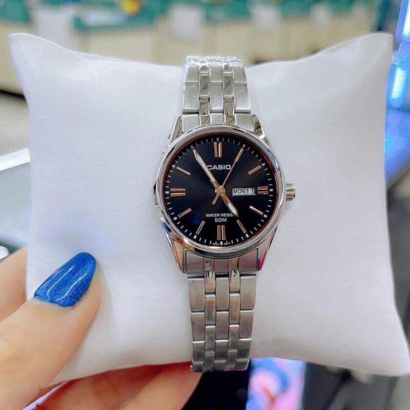 aiwatch_LTP-1335D-1A2VDF - Montre Femme - Casio Collection LTP-1335D-1A2VDF - Quartz Précis, Luminescente, Résistante à l’Eau 5 Bar, Verre Minéral - Acier Inoxydable - Argent - Référence LTP-1335D-1A2VDF