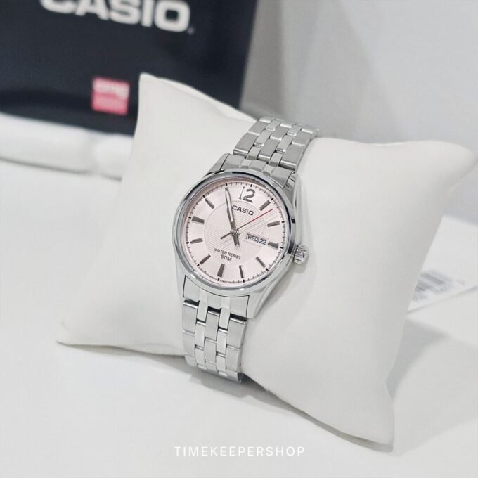 Montre Femme Casio - LTP-1335D-7AVDF - Bracelet en acier inoxydable gris - Verre minéral - Affichage analogique