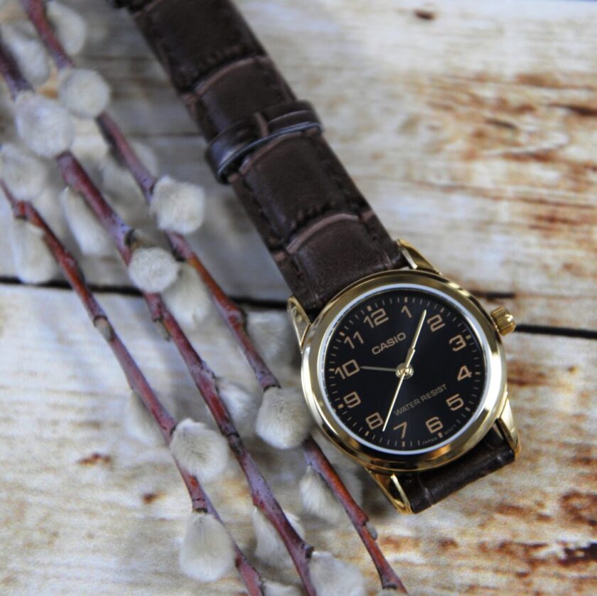 aiwatch_LTP-V001GL-1BUDF - Montre CASIO Femme - LTP-V001GL-1BUDF -Bracelet Marron En Cuir Véritable - Résistante à l'eau - 12 Mois De Garantie
