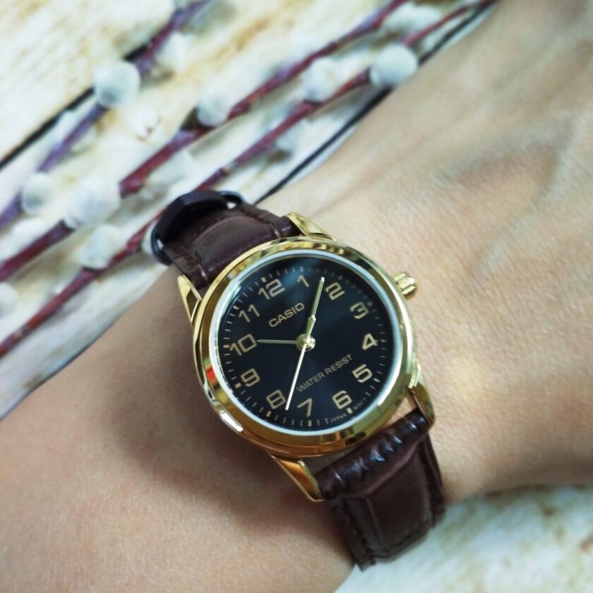 aiwatch_LTP-V001GL-1BUDF - Montre CASIO Femme - LTP-V001GL-1BUDF -Bracelet Marron En Cuir Véritable - Résistante à l'eau - 12 Mois De Garantie