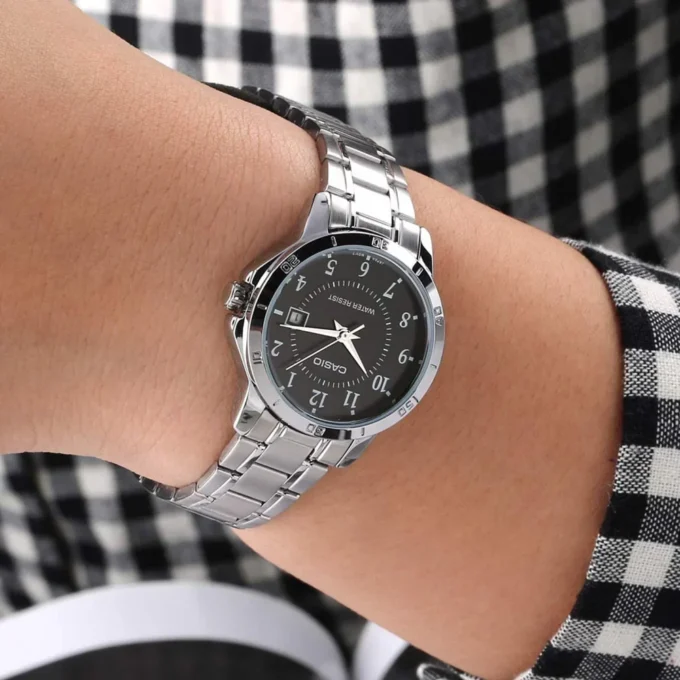 Montre CASIO Femme - Bracelet Gris En Acier Inoxydable - Résistante à l'eau - 12 Mois De Garantie - LTP-V004D-1B2UDF