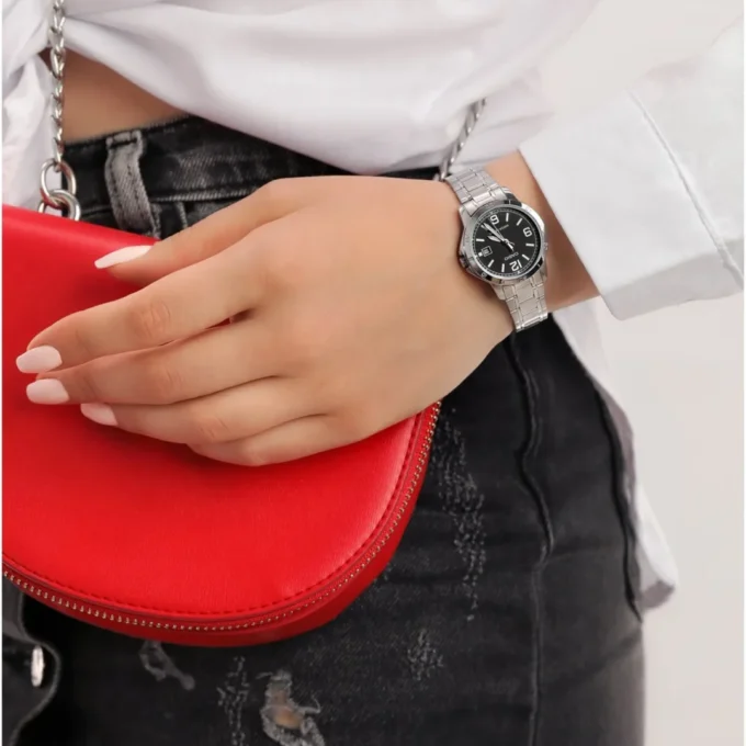 Montre CASIO Femme - Bracelet Gris En Acier Inoxydable - Résistante à l'eau - 12 Mois De Garantie - LTP-V004D-1B2UDF