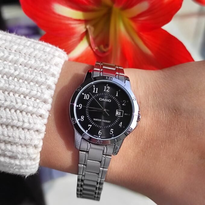 Montre Femme Casio - LTP-V004D-1BUDF - bracelet en acier inoxydable - Résistant à l'eau