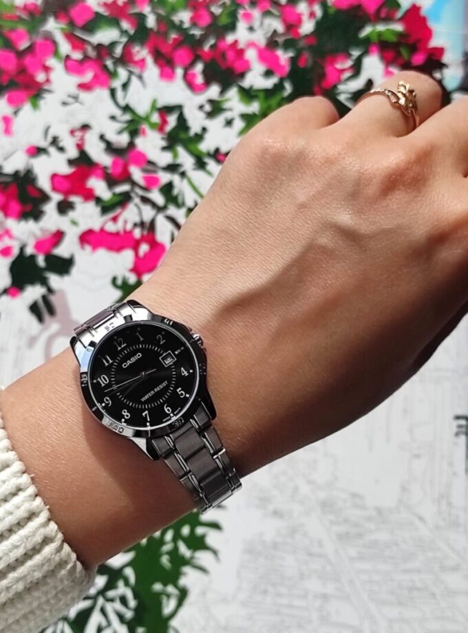 Montre Femme Casio - LTP-V004D-1BUDF - bracelet en acier inoxydable - Résistant à l'eau