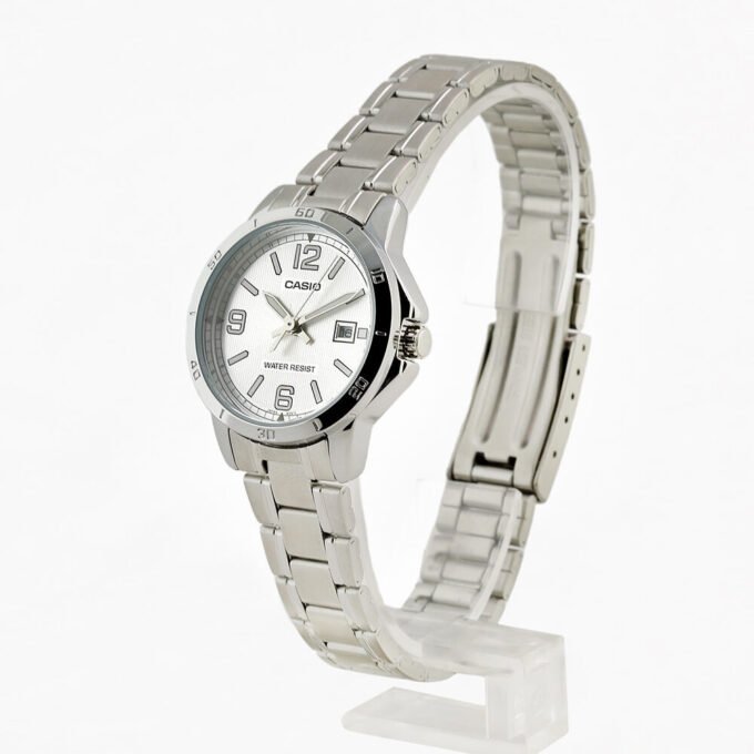 Montre Femme Casio - Bracelet en acier inoxydable gris - Affichage analogique - Verre minéral - LTP-V004D-7B2UDF