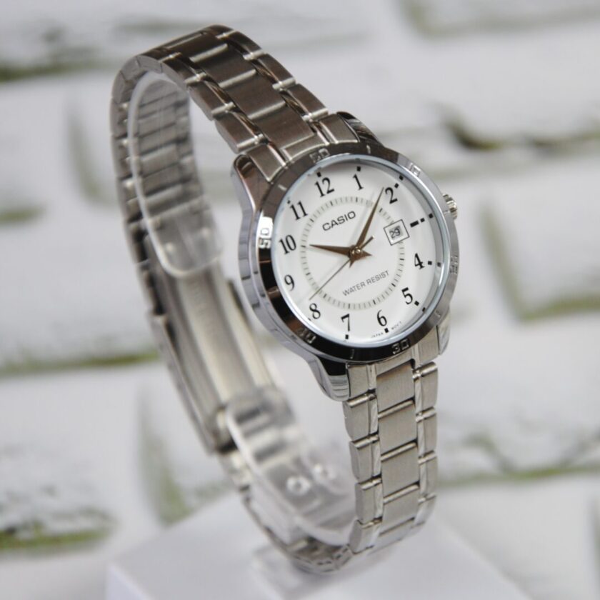 aiwatch_LTP-V004D-7BUDF - Montre Casio Femme - LTP-V004D-7BUDF - Bracelet Gris En Acier Inoxydable - Cadran Blanc - 12 Mois De Garantie