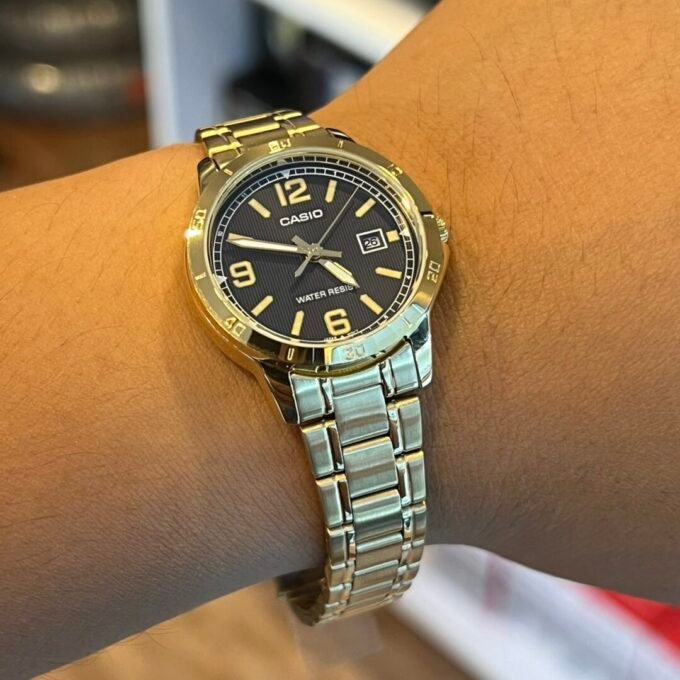 Montre CASIO Femme - Bracelet DoRée En Acier Inoxydable - Résistante à l'eau - 12 Mois De Garantie - LTP-V004G-1BUDF