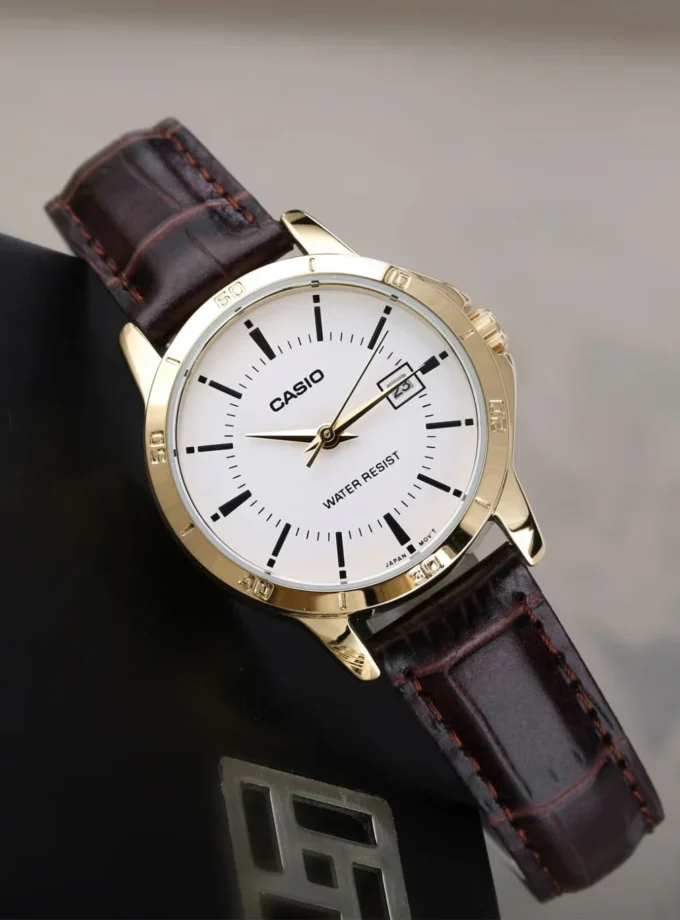 Montre CASIO Femme - LTP-V004GL-7AUDF - Bracelet Marron En Cuir Véritable - Cadran Blanc - 12 Mois De Garantie