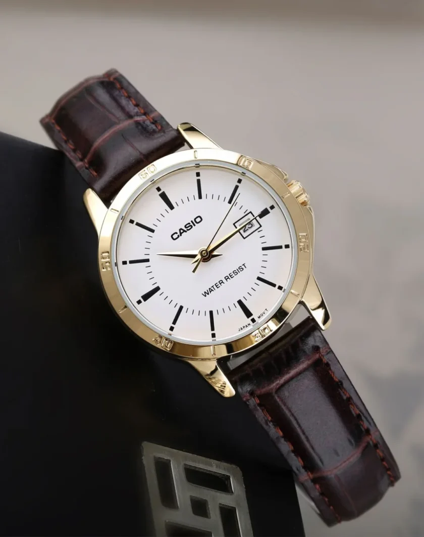 aiwatch_LTP-V004GL-7AUDF - Montre CASIO Femme - LTP-V004GL-7AUDF - Bracelet Marron En Cuir Véritable - Cadran Blanc - 12 Mois De Garantie