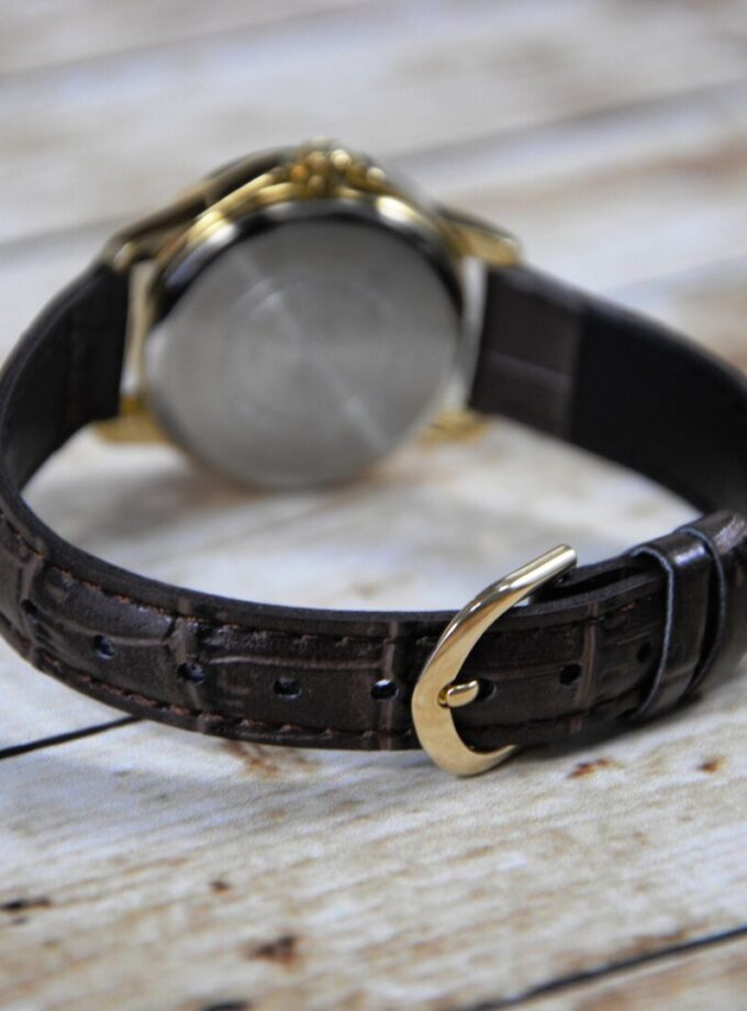 Montre CASIO Femme - LTP-V004GL-7AUDF - Bracelet Marron En Cuir Véritable - Cadran Blanc - 12 Mois De Garantie