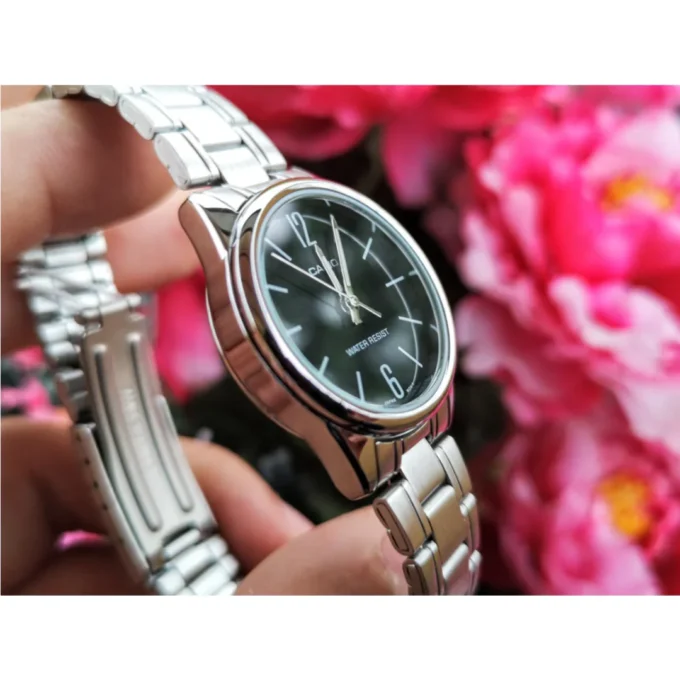 Montre-Bracelet Femme Casio Collection LTP-V005D-1BUDF - Bracelet Gris En Acier Inoxydable - Résistante à l'Eau