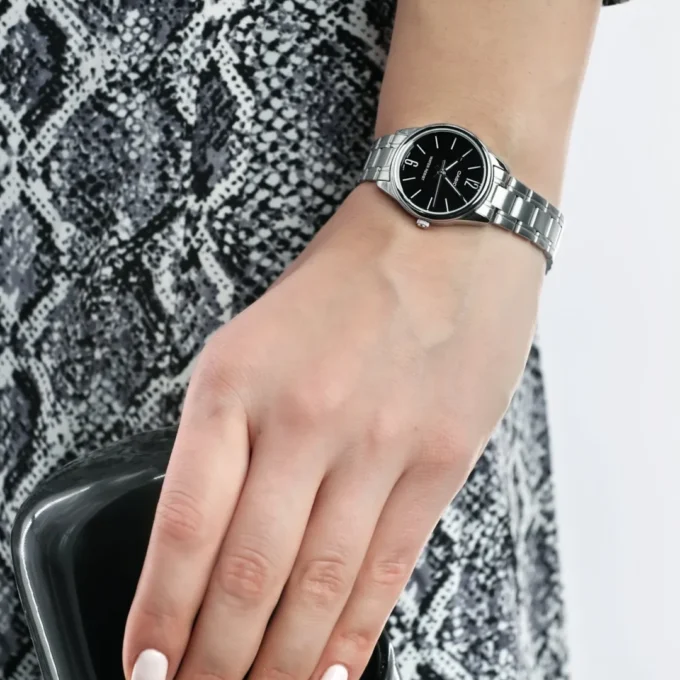 Montre-Bracelet Femme Casio Collection LTP-V005D-1BUDF - Bracelet Gris En Acier Inoxydable - Résistante à l'Eau