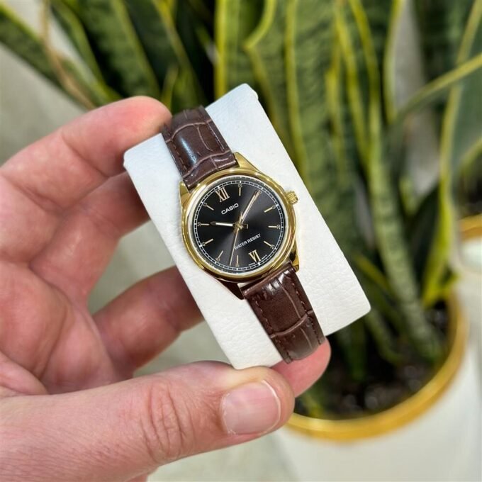 Montre CASIO Femme - LTP-V005GL-1B2UDF - Bracelet Marron En Cuir Véritable - Résistante à l'eau - 12 Mois De Garantie