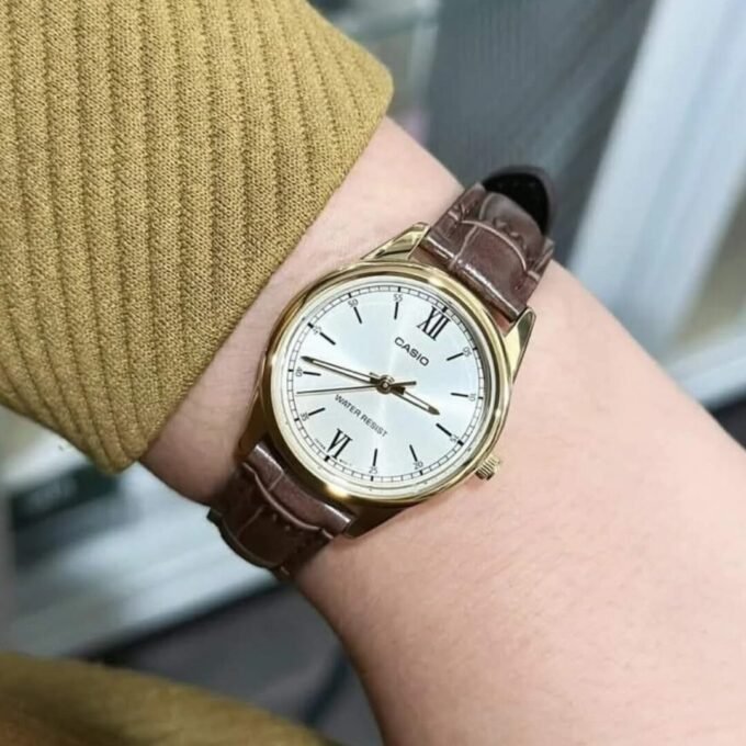 aiwatch_LTP-V005GL-9BUDF - Montre Femme CASIO - LTP-V005GL-9BUDF - Bracelet Marron En Cuir Véritable - Cadran Jaune - 12 Mois De Garantie