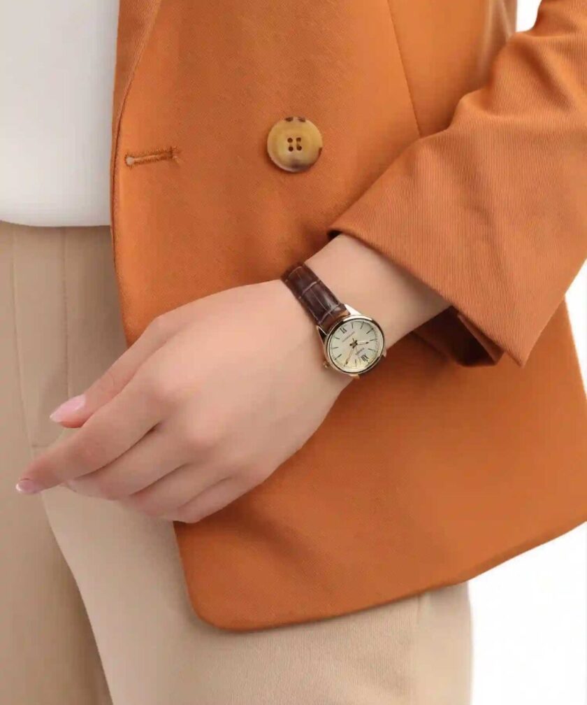 aiwatch_LTP-V005GL-9BUDF - Montre Femme CASIO - LTP-V005GL-9BUDF - Bracelet Marron En Cuir Véritable - Cadran Jaune - 12 Mois De Garantie