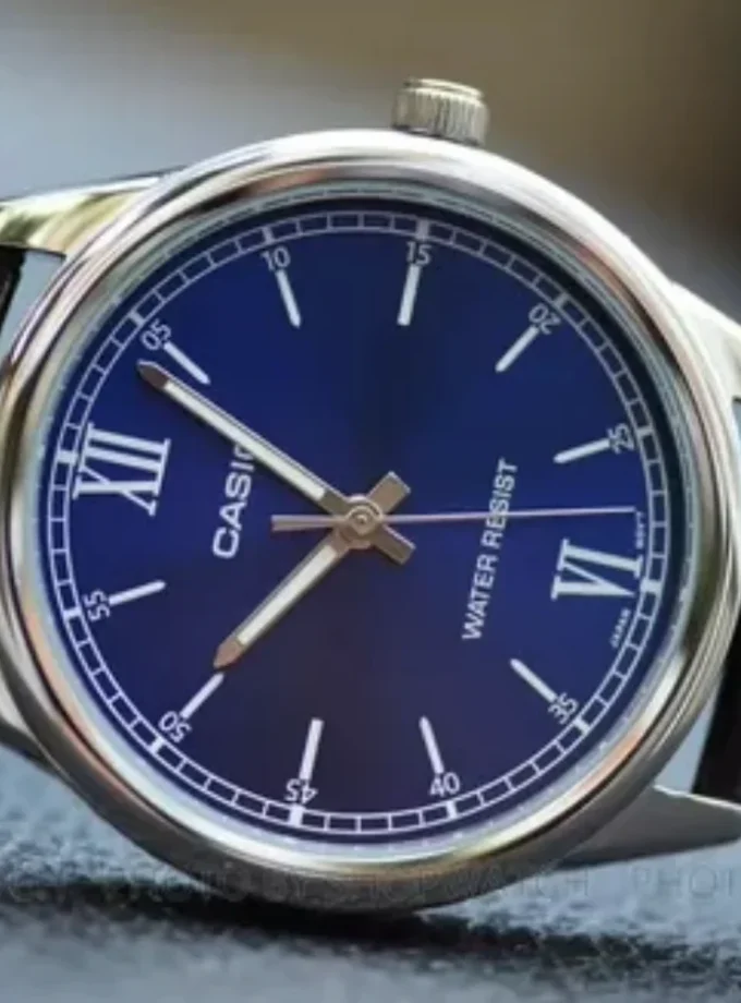 Montre CASIO Femme - LTP-V005L-2BUDF - Bracelet Noir En Cuir Véritable - Résistante à l'eau - 12 Mois De Garantie