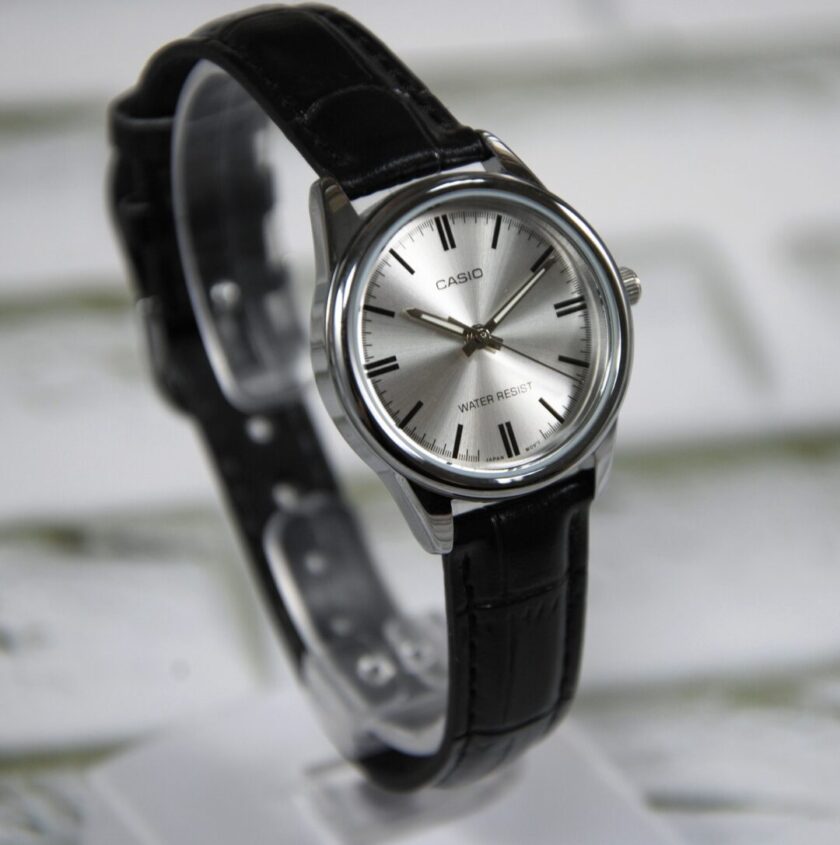 aiwatch_LTP-V005L-7AUDF - Montre Femme Casio Collection - LTP-V005L-7AUDF -  Bracelet En Cuir - Résistant à l'eau