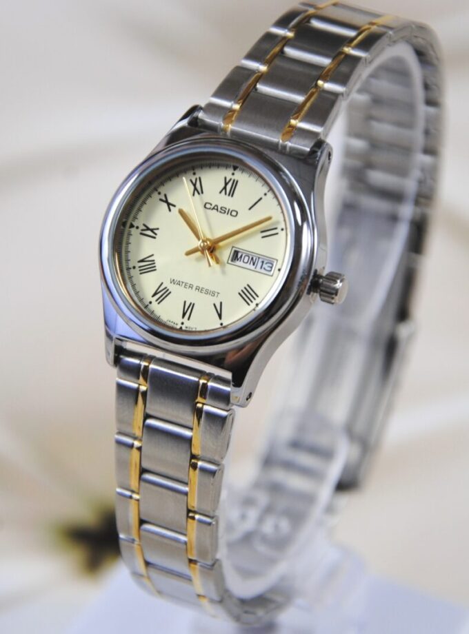 Montre CASIO Femme - Bracelet Gris/DoRée En Acier Inoxydable - Cadran Jaune - 12 Mois De Garantie - LTP-V006SG-9BUDF