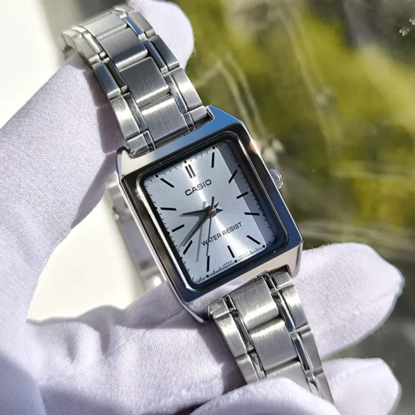 aiwatch_LTP-V007D-2EUDF - Montre Casio Femme - Bracelet Gris En Acier Inoxydable - Résistante À L'Eau - 12 Mois De Garantie - Ltp-V007D-2Eudf