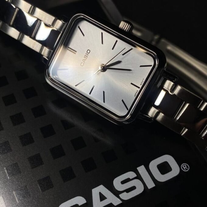 Montre Femme Casio - LTP-V009D-2EUDF - Bracelet en acier inoxydable - Résistant à l'eau