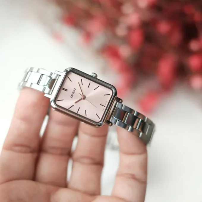 Montre Femme Casio - LTP-V009D-4EUDF - Bracelet en acier inoxydable - Résistant à l'eau