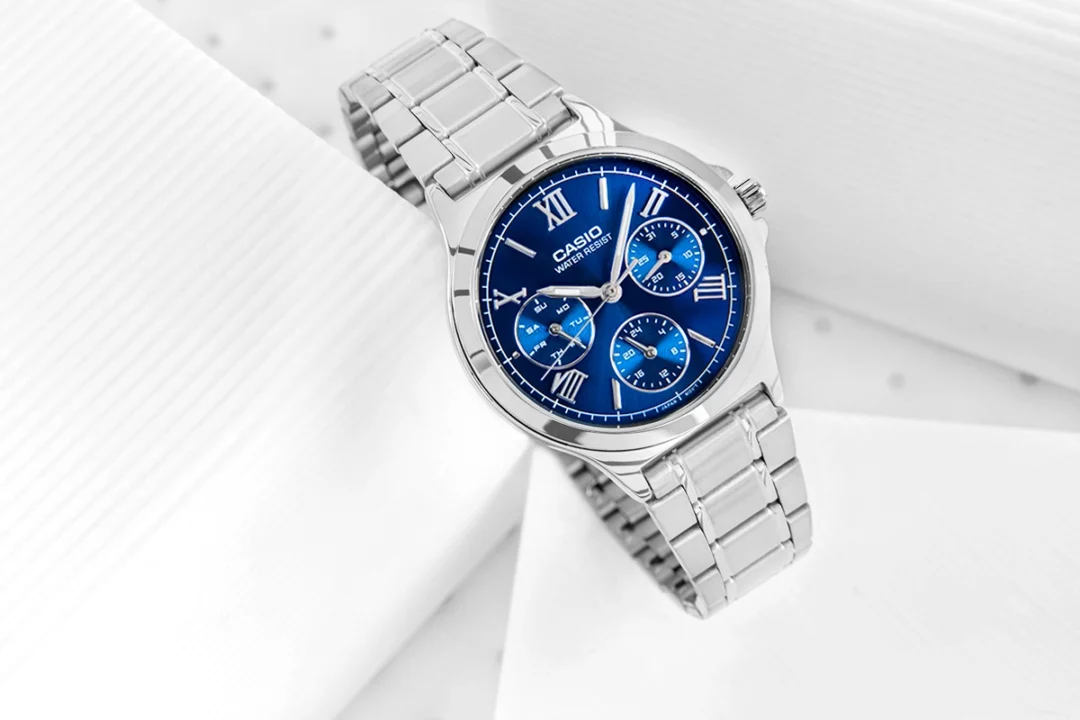 aiwatch_LTP-V300D-2A2UDF - Montre CASIO Femme - Bracelet Gris En Acier Inoxydable - Résistante à l'eau - 12 Mois De Garantie - LTP-V300D-2A2UDF