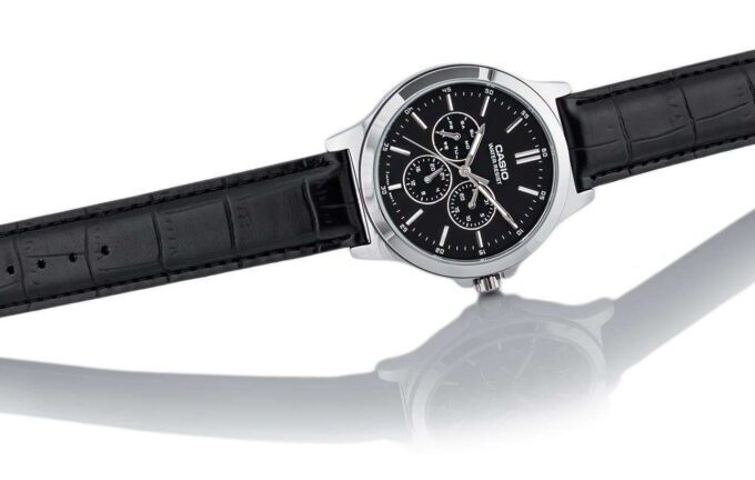 Montre CASIO Femme - LTP-V300L-1AUDF - Bracelet Noir En Cuir Véritable - Résistante à l'eau - 12 Mois De Garantie