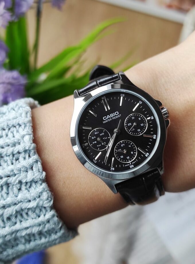 Montre CASIO Femme - LTP-V300L-1AUDF - Bracelet Noir En Cuir Véritable - Résistante à l'eau - 12 Mois De Garantie