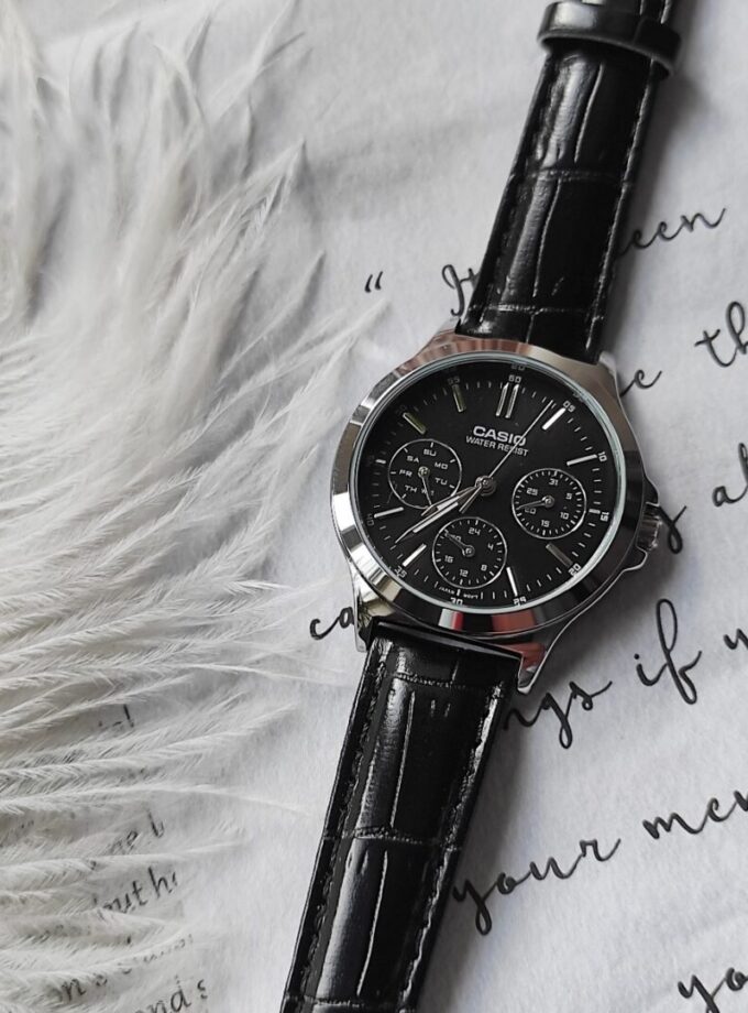 Montre CASIO Femme - LTP-V300L-1AUDF - Bracelet Noir En Cuir Véritable - Résistante à l'eau - 12 Mois De Garantie