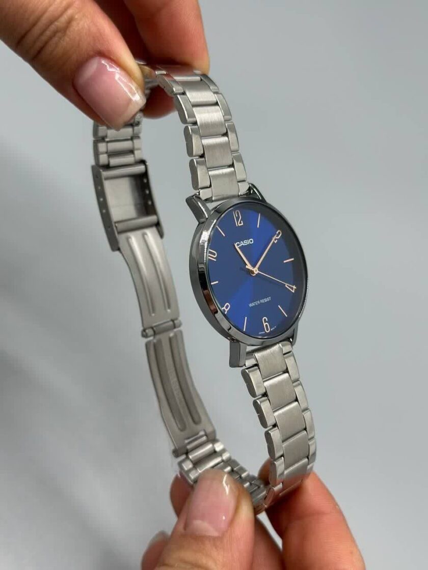 aiwatch_LTP-VT01D-2B2UDF - Montre CASIO Femme -  LTP-VT01D-2B2UDF - Bracelet Gris En Acier Inoxydable - Résistante à l'eau - 12 Mois De Garantie