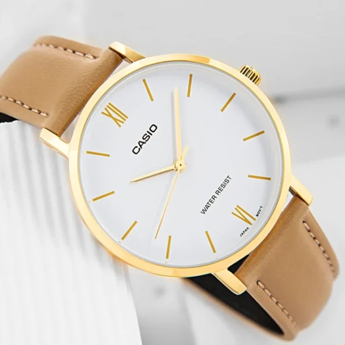 Montre CASIO Femme - Bracelet kaki En Cuir Véritable - LTP-VT01GL-7BUDF - Cadran Blanc - 12 Mois De Garantie