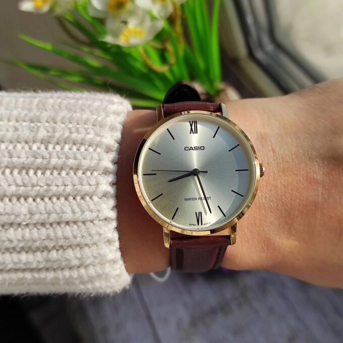 aiwatch_LTP-VT01GL-9BUDF - Montre Casio Femme - Bracelet Marron En Cuir Véritable - Cadran Jaune - 12 Mois De Garantie - Ltp-Vt01Gl-9Budf