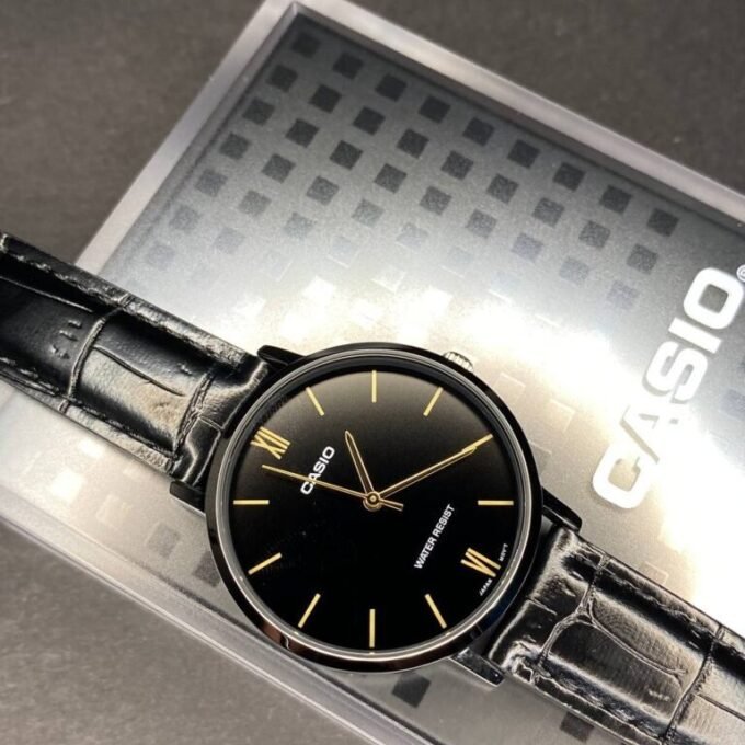 Montre CASIO Femme - Bracelet Noir En Cuir Véritable - Résistante à l'eau - 12 Mois De Garantie - LTP-VT01L-1BUDF