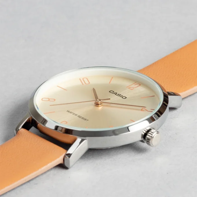 Montre Femme Casio - LTP-VT01L-5BUDF - Bracelet en cuir kaki - Verre minéral - Affichage analogique