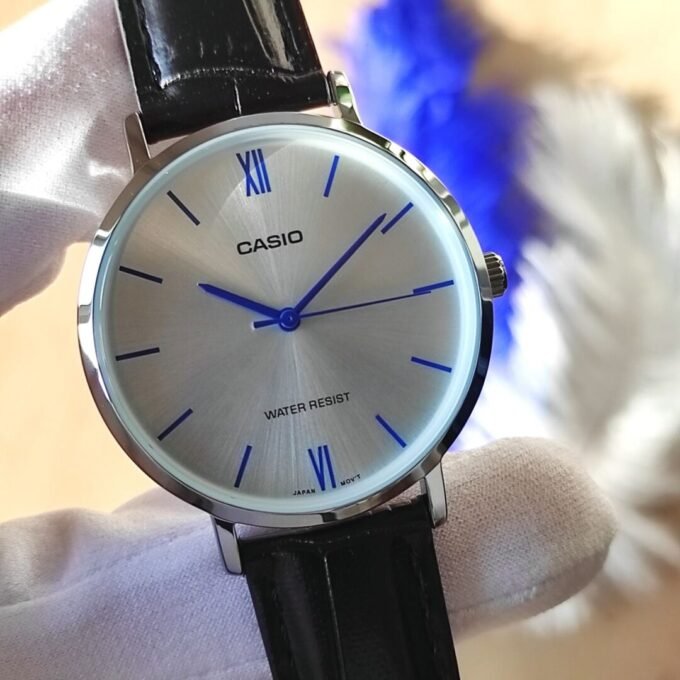 Montre Casio Femme - LTP-VT01L-7B1UDF - Bracelet Noir En Cuir Véritable - Cadran Blanc - 12 Mois De Garantie