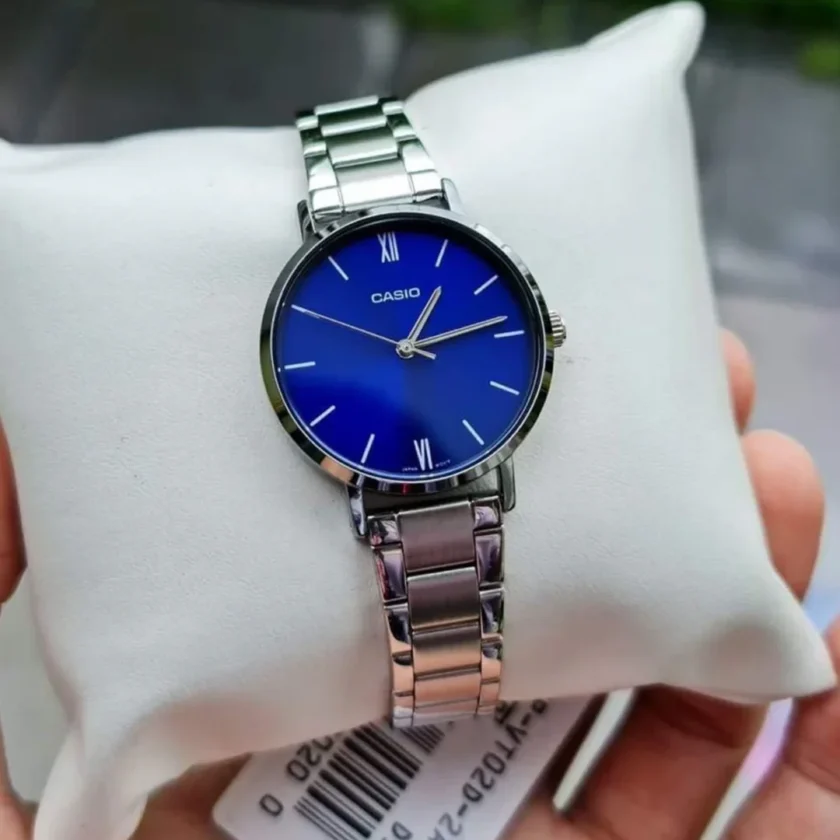 aiwatch_LTP-VT02D-2AUDF - Montre Femme Casio Collection LTP-VT02D-2AUDF - Bracelet Gris En Acier Inoxydable - Résistante à l'eau