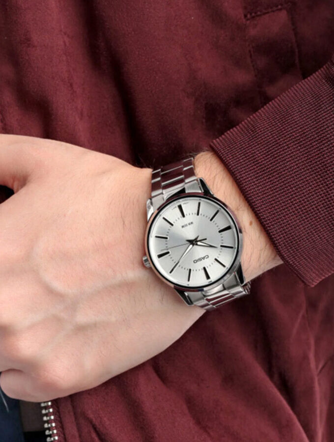 Montre CASIO Homme - MTP-1303D-7AVDF - Bracelet Gris En Acier Inoxydable - Cadran Blanc - 12 Mois De Garantie