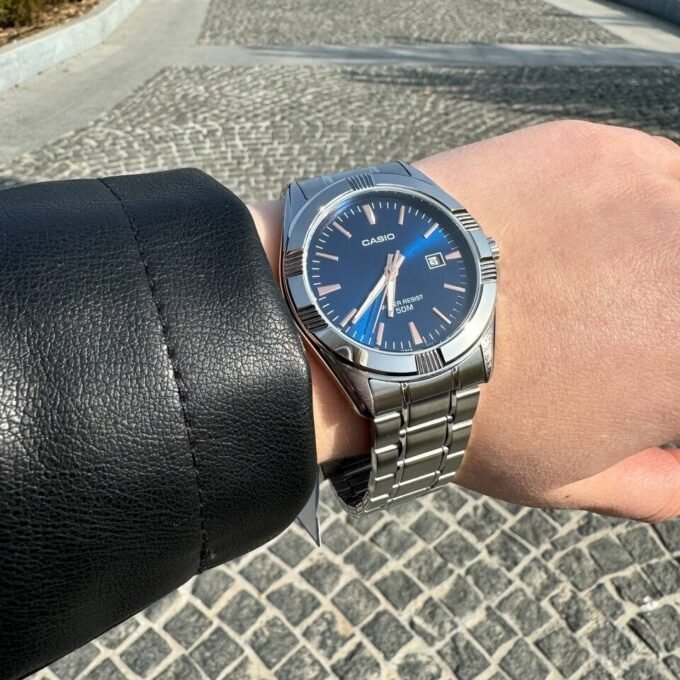 Casio Montre Homme MTP-1308D-2AVDF - Bracelet en acier inoxydable - Argent/Bleu