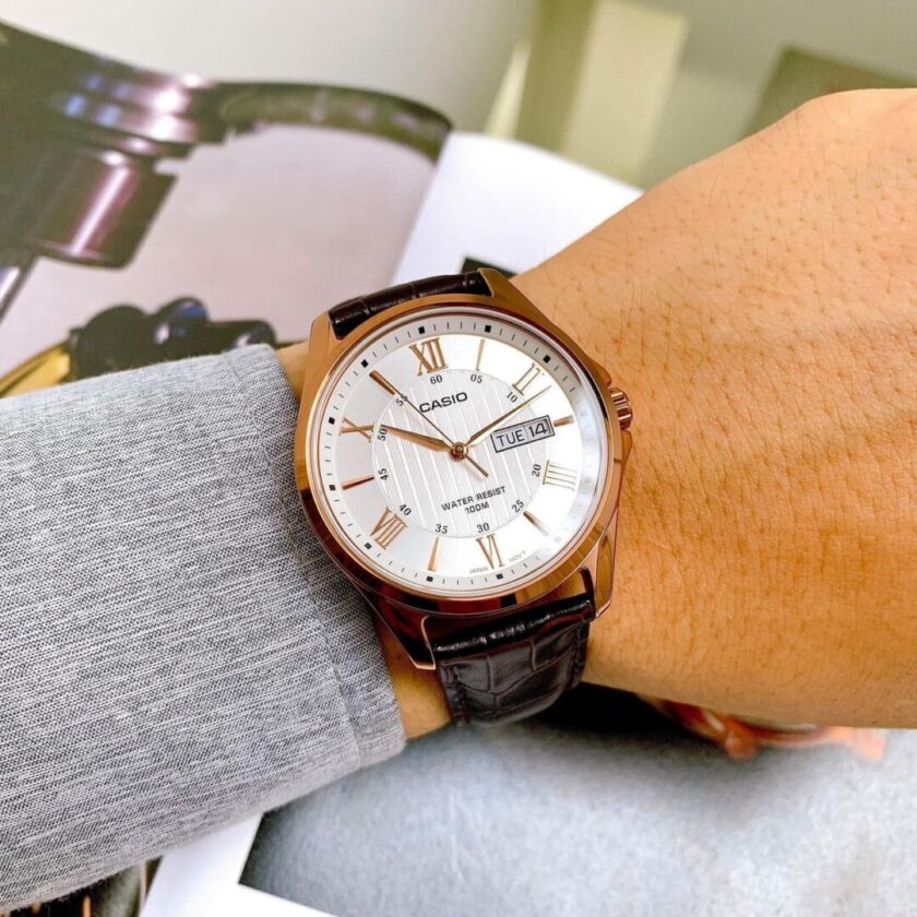 aiwatch_MTP-1384L-7AVDF - Montre Casio Homme - Bracelet Marron En Cuir Véritable - Cadran Blanc - 12 Mois De Garantie - Mtp-1384L-7Avdf