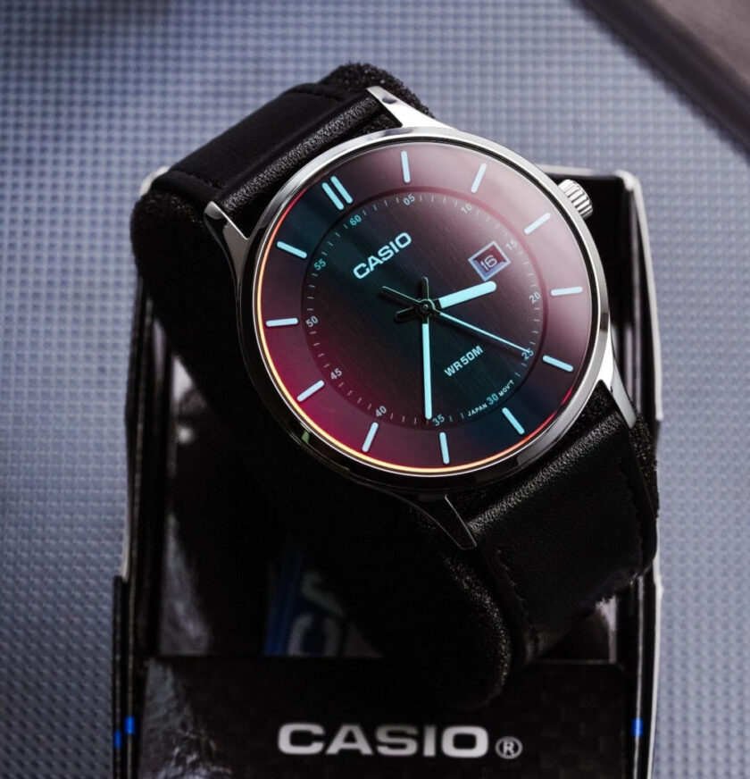 aiwatch_MTP-E605L-1EVDF - Montre Homme Casio - MTP-E605L-1EVDF - Bracelet en Cuir noir - Affichage analogique - Cadran Rouge - Résistant à l'eau