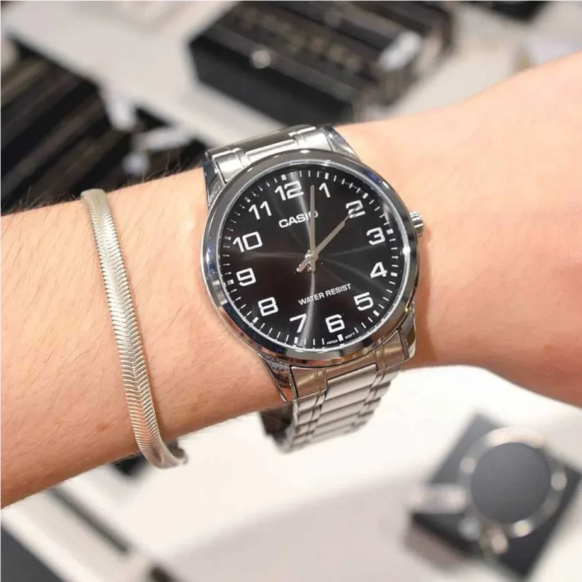 aiwatch_MTP-V001D-1BUDF - Casio Montre Homme MTP-V001D-1BUDF - Bracelet en Acier - Argent/Noir