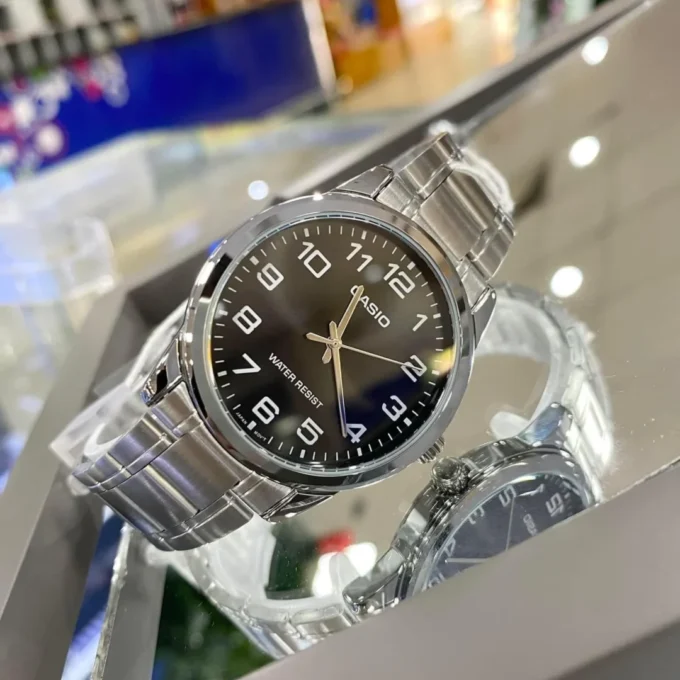 Casio Montre Homme MTP-V001D-1BUDF - Bracelet en Acier - Argent/Noir