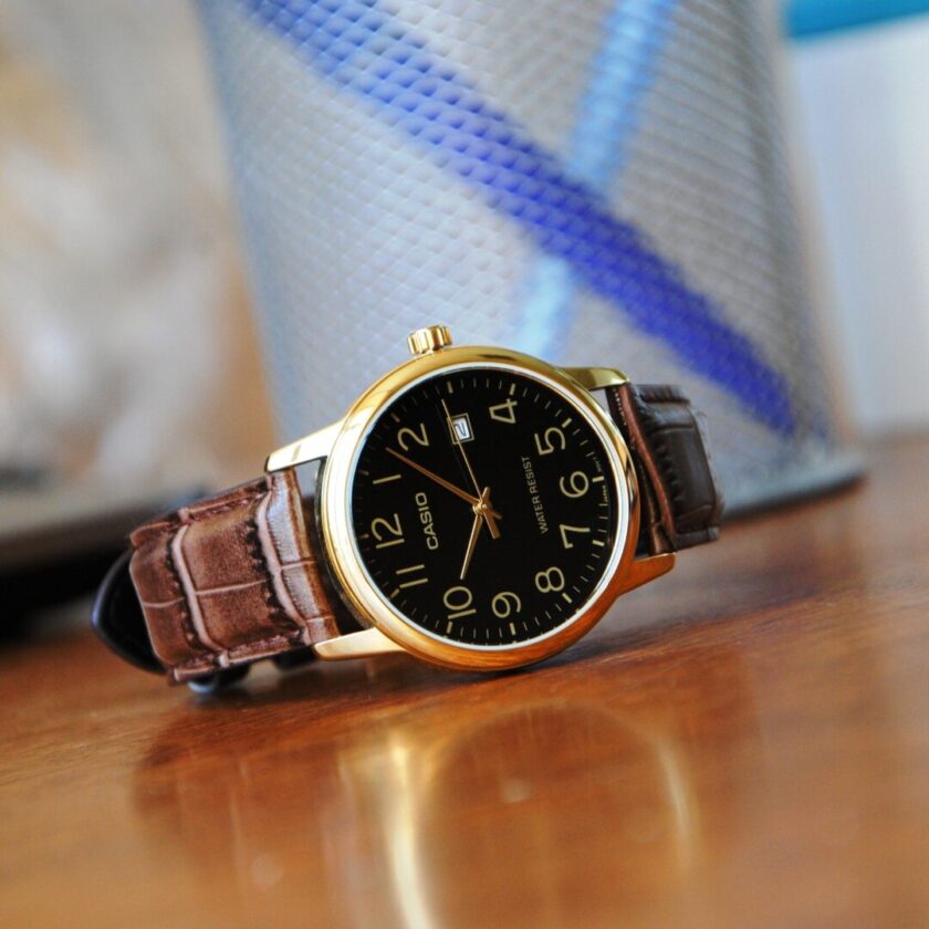aiwatch_MTP-V002GL-1BUDF - Montre Homme Casio MTP-V002GL-1BUDF - Bracelet en cuir marron - Affichage analogique - Résistant à l'eau