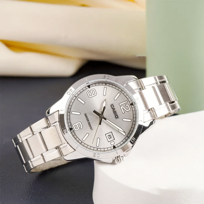 Montre-Bracelet Homme Casio Collection MTP-V004D-7B2UDF - Bracelet Gris En Acier Inoxydable - Résistante à L'Eau