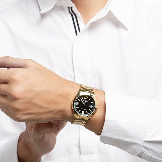 Montre CASIO Homme - Bracelet Dorée En Acier Inoxydable - Résistante à l'eau - 12 Mois De Garantie - MTP-V004G-1BUDF