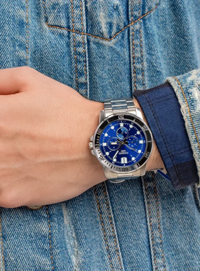 aiwatch_MTP-VD300D-2EUDF - Montre Casio Homme -  MTP-VD300D-2EUDF - Bracelet Gris En Acier Inoxydable - Résistante À L'Eau - 12 Mois De Garantie