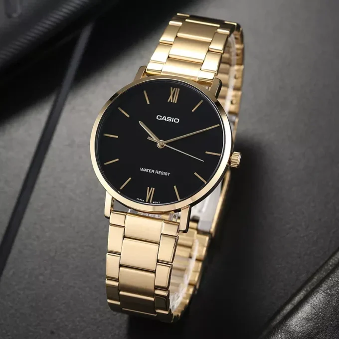 Montre Casio Homme - MTP-VT01G-1B2UDF - Bracelet Dorée En Acier Inoxydable - Affichage analogique - Résistante À L'Eau - 12 Mois De Garantie