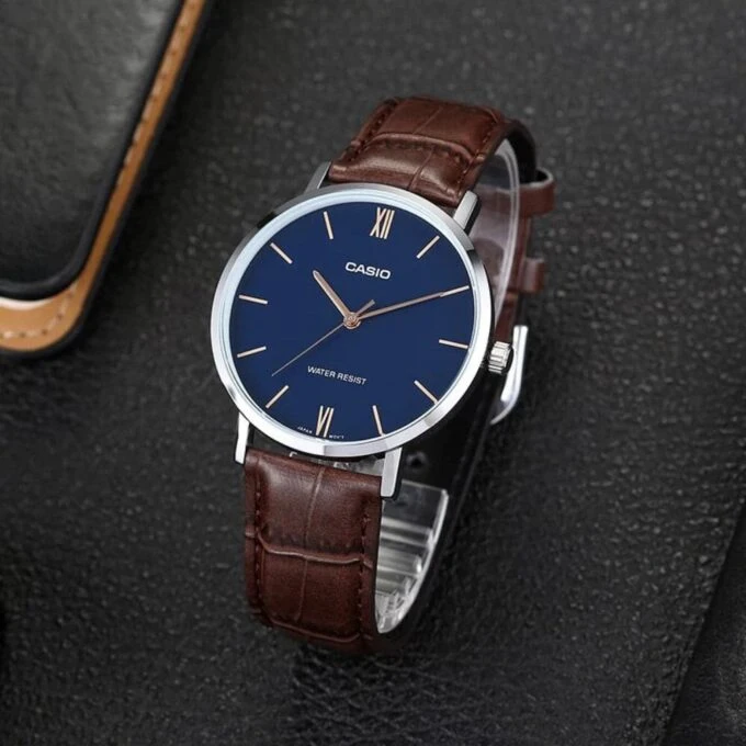 aiwatch_MTP-VT01L-2BUDF - Montre Homme Casio - MTP-VT01L-2BUDF - Bracelet en cuir marron - Cadran bleu - Résistant à l'eau