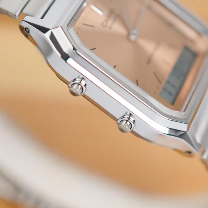 Montre Casio AQ-230A-4AMQYDF - Homme - Double affichage analogique et digital, Alarme, Chronomètre, Bracelet acier inoxydable - Couleur argentée - Référence AQ-230A-4AMQYDF